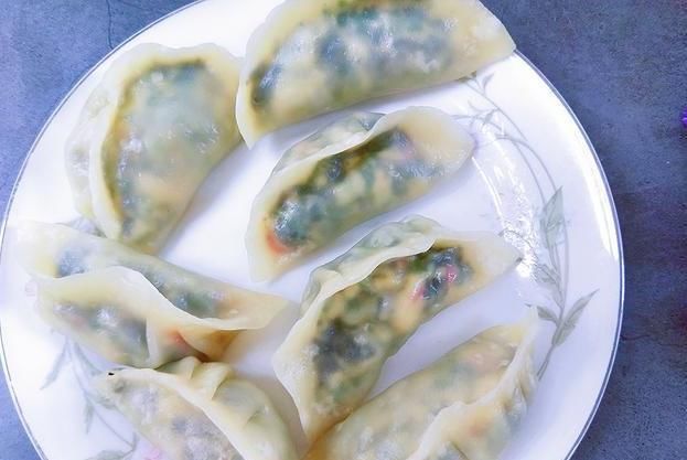  芹菜|这菜用来包饺子特鲜香，比芹菜鲜嫩，比茴香更香，再不吃就等明年