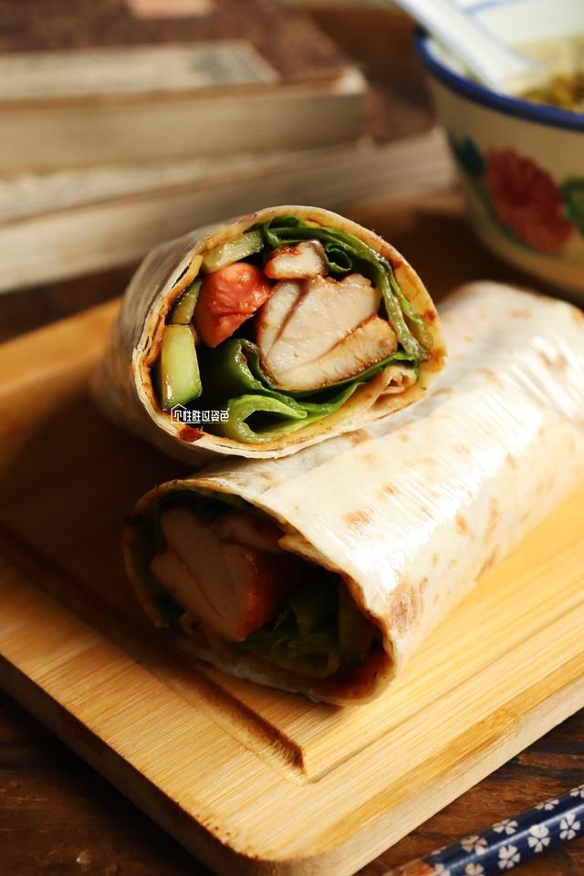 新奥尔良鸡|快手早餐新选择,大饼卷万物,把爱吃的通通卷进去