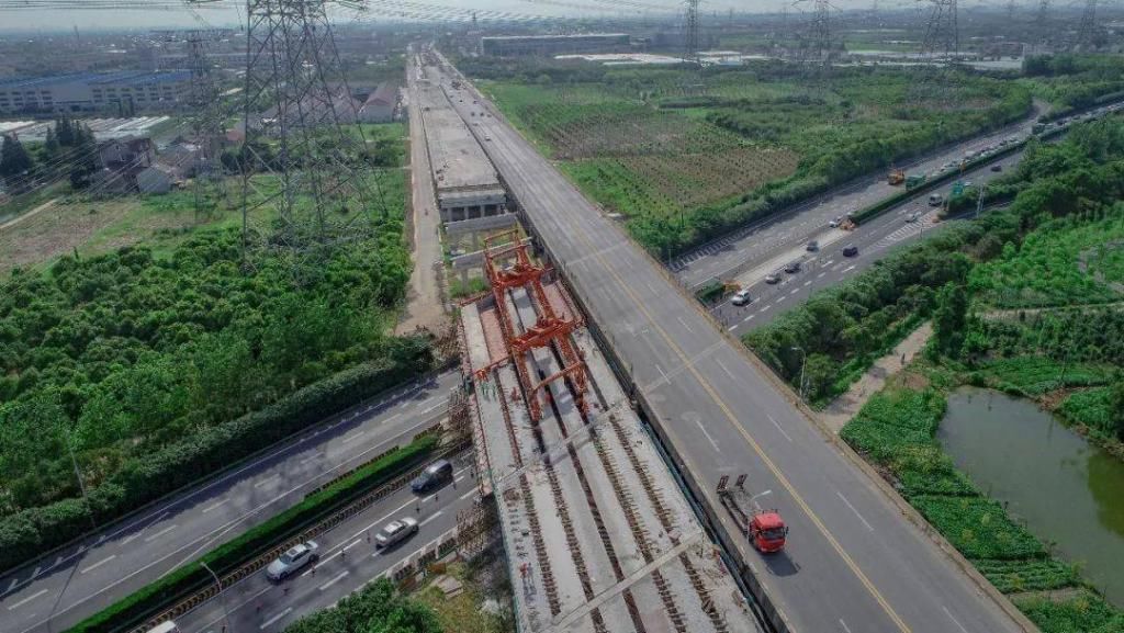 线桥|千吨主梁架设完成，大叶公路S2跨线桥扩建获重大进展