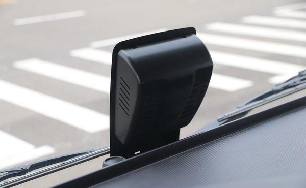  实拍|新增各种预警配置，实拍520马力现代创虎重卡，还有越野模式