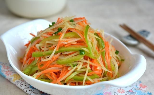 清爽|三伏天有5道凉菜真好吃,简单处理一下,浇上料汁,清爽下饭香