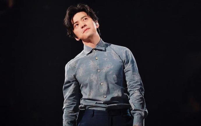  油腻|40岁就不能歌唱青春了吗？说水木年华油腻？你根本没那个资格！