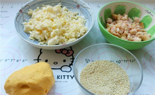  香甜|半个南瓜，1把糯米粉，不用水不用油，软糯香甜还拉丝