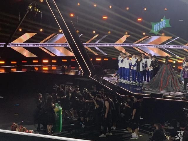  毛不易|南都饭团｜小团子探班《炙热的我们》，感受高燃综艺现场