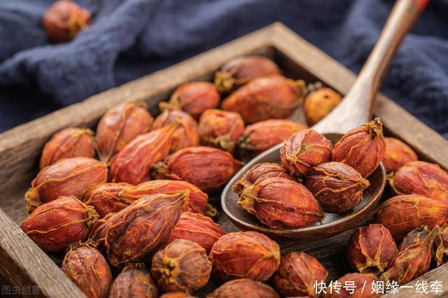  诱人|做卤肉时，用酱油上色就“外行”了，教你3招，颜色鲜亮更诱人