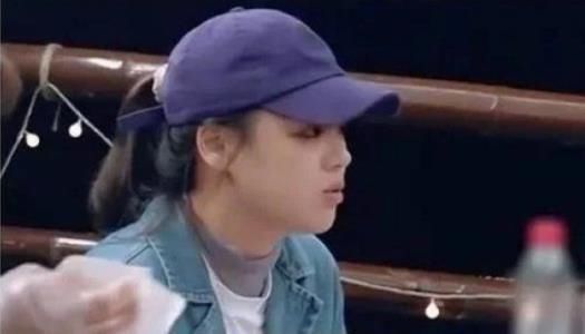  迷离|32岁马思纯现身精神科医院就诊，与医生交流眼神迷离