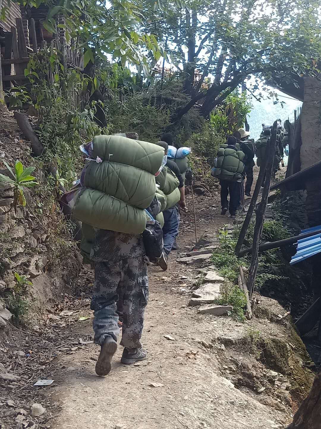 影响|云南怒江：7000余名干部奋战一线 不让一个群众因灾返贫