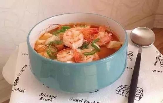  香浓|这是家庭主妇超爱做的快手汤，不用慢炖也好喝，味道香浓