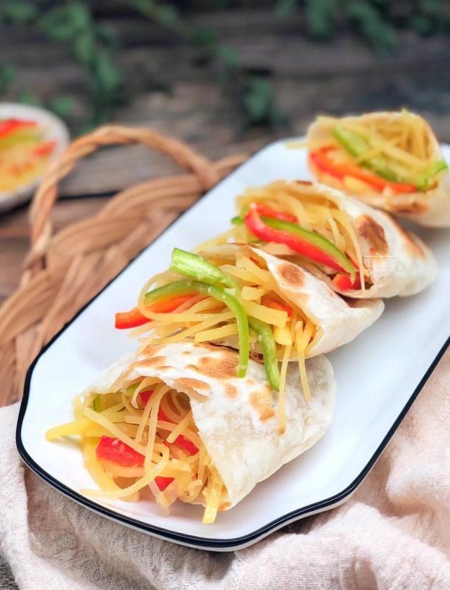  植物油|几个土豆，一碗面粉，成本不到5元，轻松搞定比肉夹馍还好吃