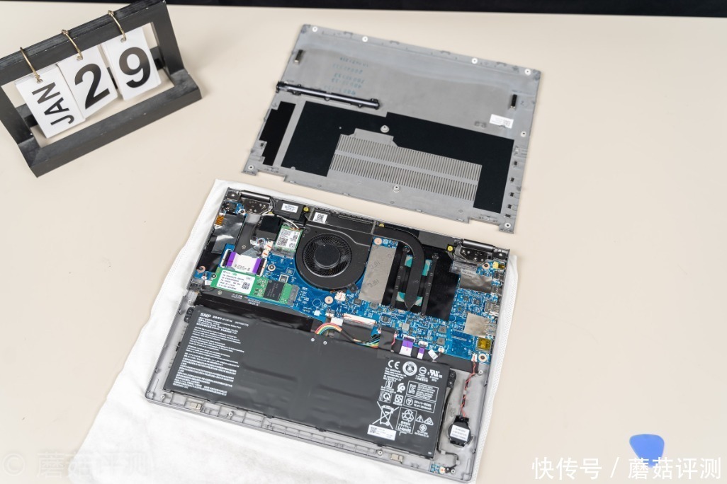  翻转|极致轻薄，自由翻转，细节出众、宏碁蜂鸟Spin 5百变2K轻薄本 评测