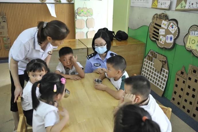  开学|开学第一天，蜀黍的安全“大礼包”要收好哦~