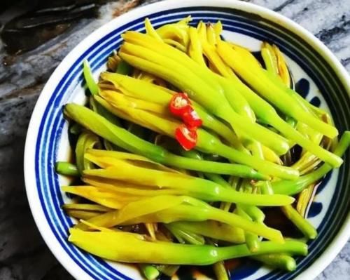 吃睡|入伏后，遇到这菜别错过，1斤12元，健脑安神护脾胃，多吃睡得香