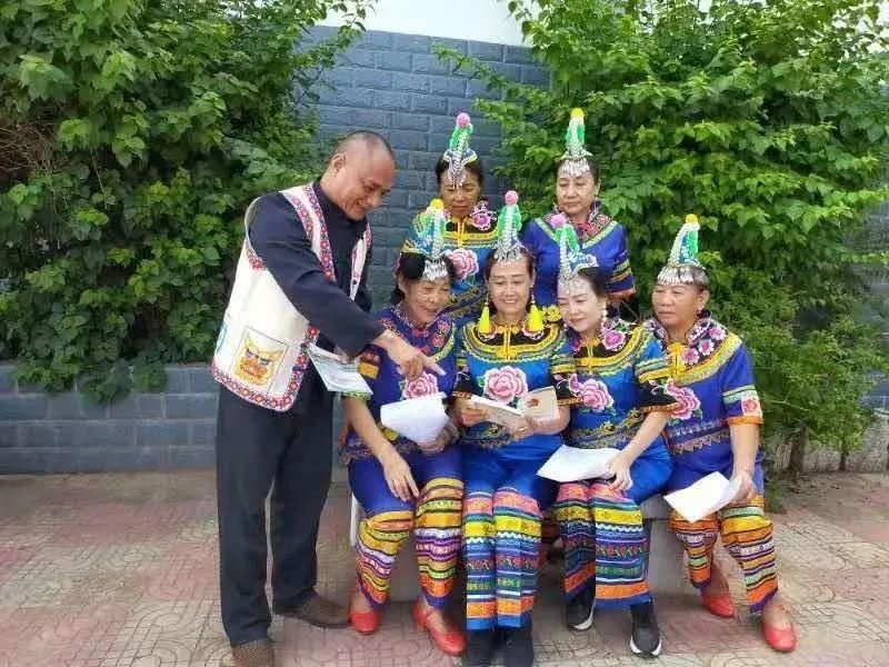 汉子|普法35年，这位彝家汉子让法治意识遍及彝州！