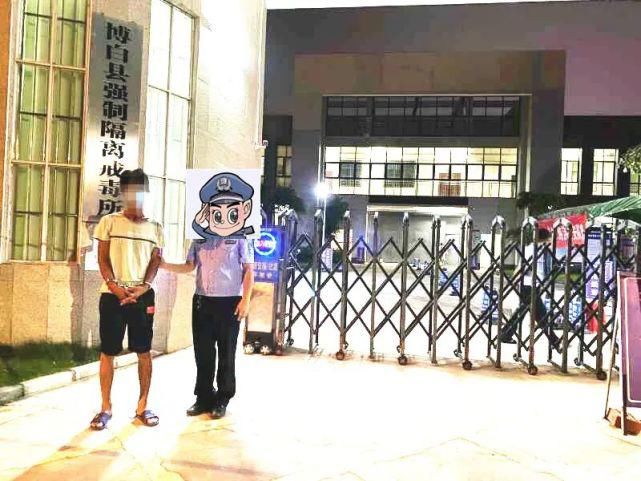 派出所|点赞！文地派出所连续两晚组织民警对文地的酒吧、宾馆、足浴等进行夜巡....