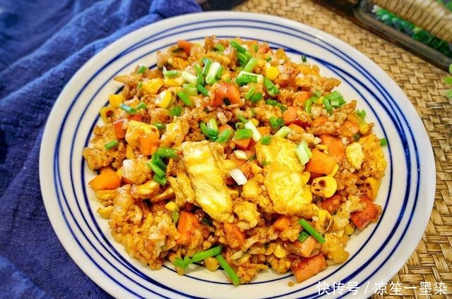 儿子|米饭最好吃的做法，鲜香开胃，好吃到爆，儿子三天两头点名要吃它