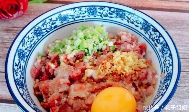 搅拌|我家要做一道菜,鸡蛋肉卷,鲜香美味,老少皆宜