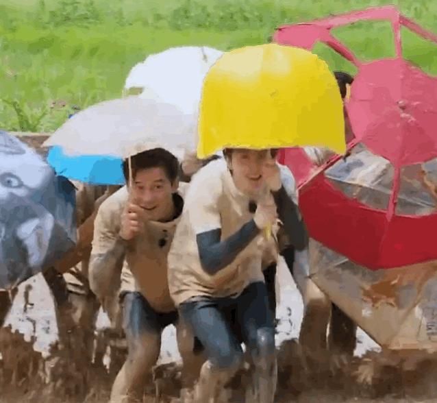  Baby|Baby偷走蔡徐坤鞋垫，谁注意鞋垫厚度了？真实身高一目了然