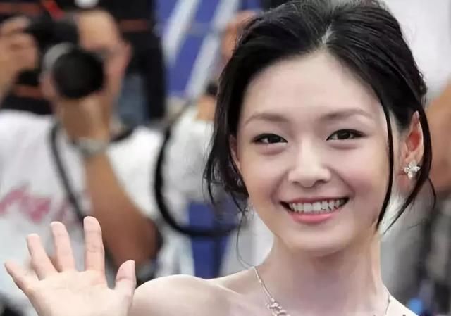  大S|大S竟然放弃身材管理，连头发都剪掉，做了妈改变真是大