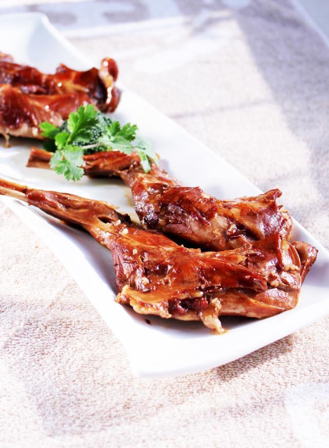  香料|做卤肉发黑、不红亮，大厨为你解答：是放错2种香料，附卤肉配方