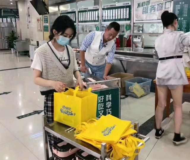  辛苦|赵丽颖新综艺杀青，终于挺过来了，这一路拍摄真的很辛苦、很疲惫