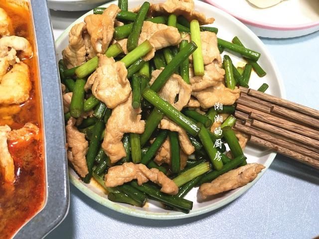  朋友|这顿午餐，满满一桌家常菜，网友：请到家吃饭的都是真朋友