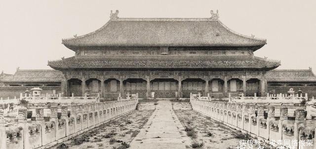 惨不忍睹|晚清老照片：被慈禧太后抛弃的紫禁城，杂草丛生，惨不忍睹