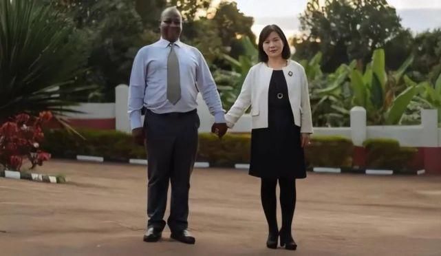  看好|清华女学霸远嫁非洲不被看好 24年后现状令众人佩服