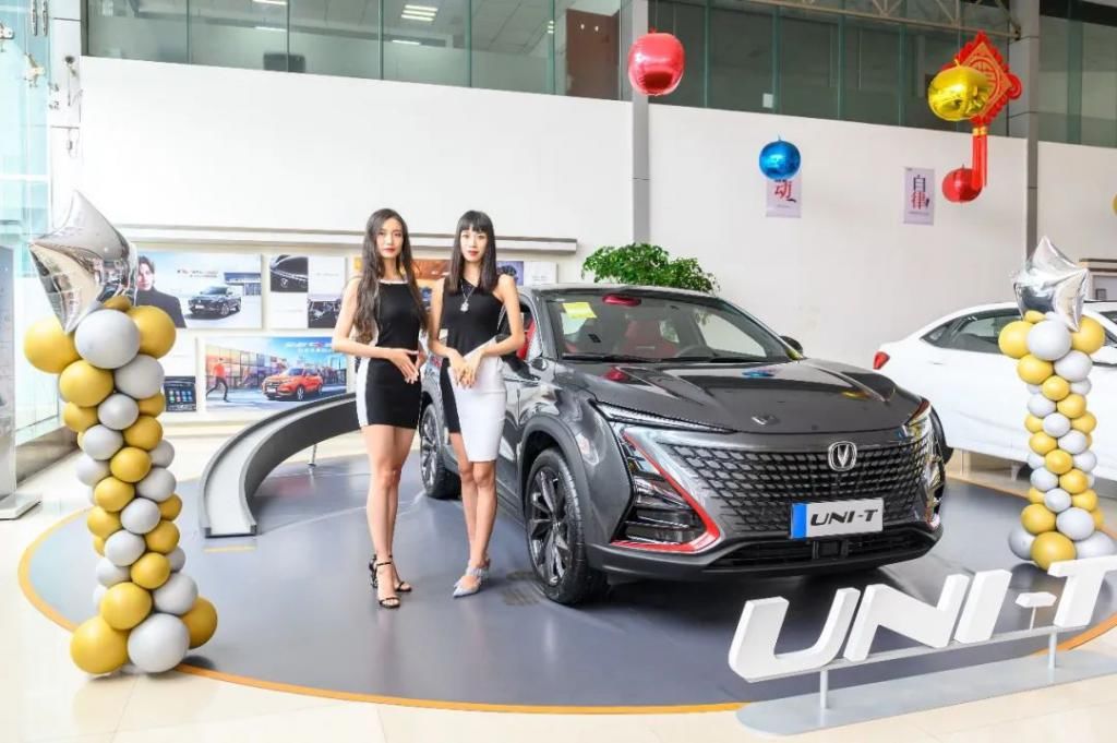 上头|爆款的实力 真的很上头 试驾长安UNI-T