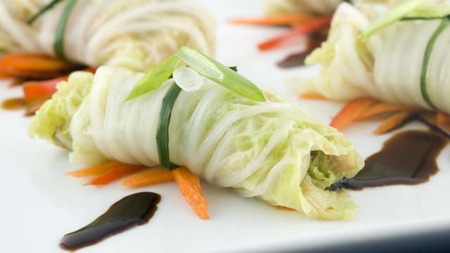 看似|翡翠菜包,看似普通的美食,高颜值宴席菜,学会它逢年过节添道菜