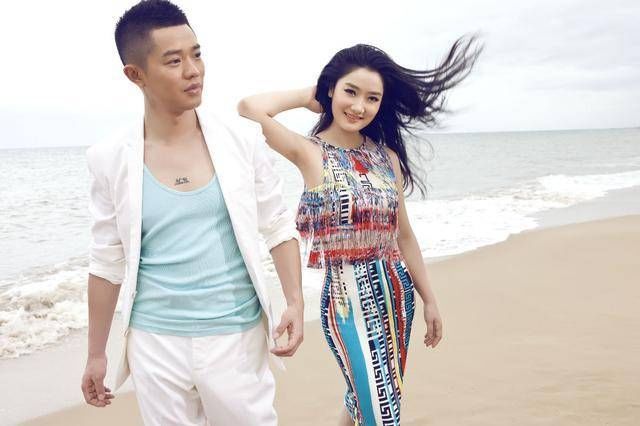  传奇|凤凰传奇就女的会唱歌？男的只会呦呦切克闹，嘉宾吐槽人土歌土