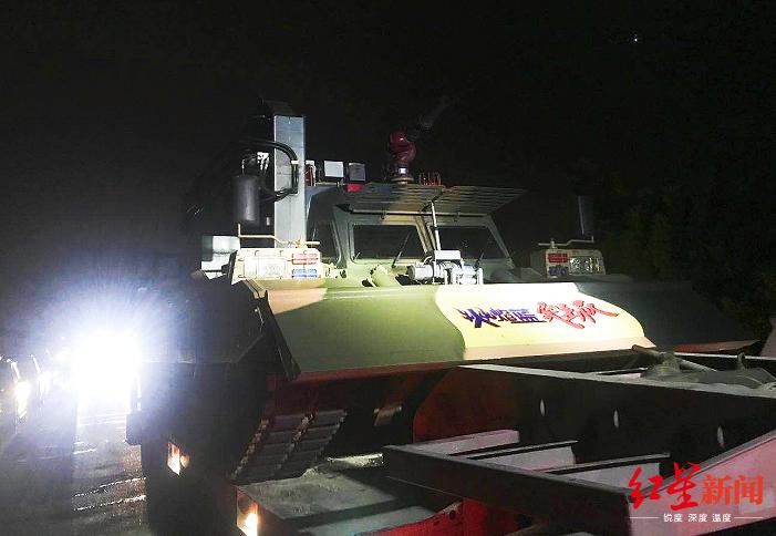  金雁花炮|鞭炮厂发生爆炸，现场腾起“蘑菇云”，2人重伤