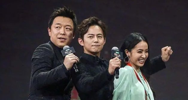  何炅|当年退出《极挑》另有苦衷？黄渤曾多次恳求何炅，却连吃闭门羹！