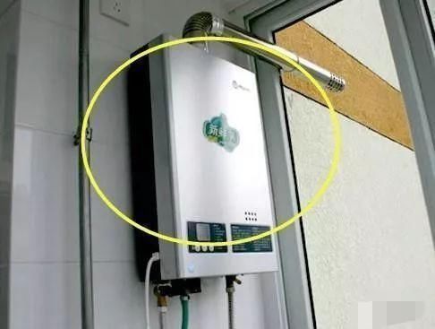  氧化碳|洗澡用电热水器划算还是燃气热水器划算？看完电费账单傻眼了！