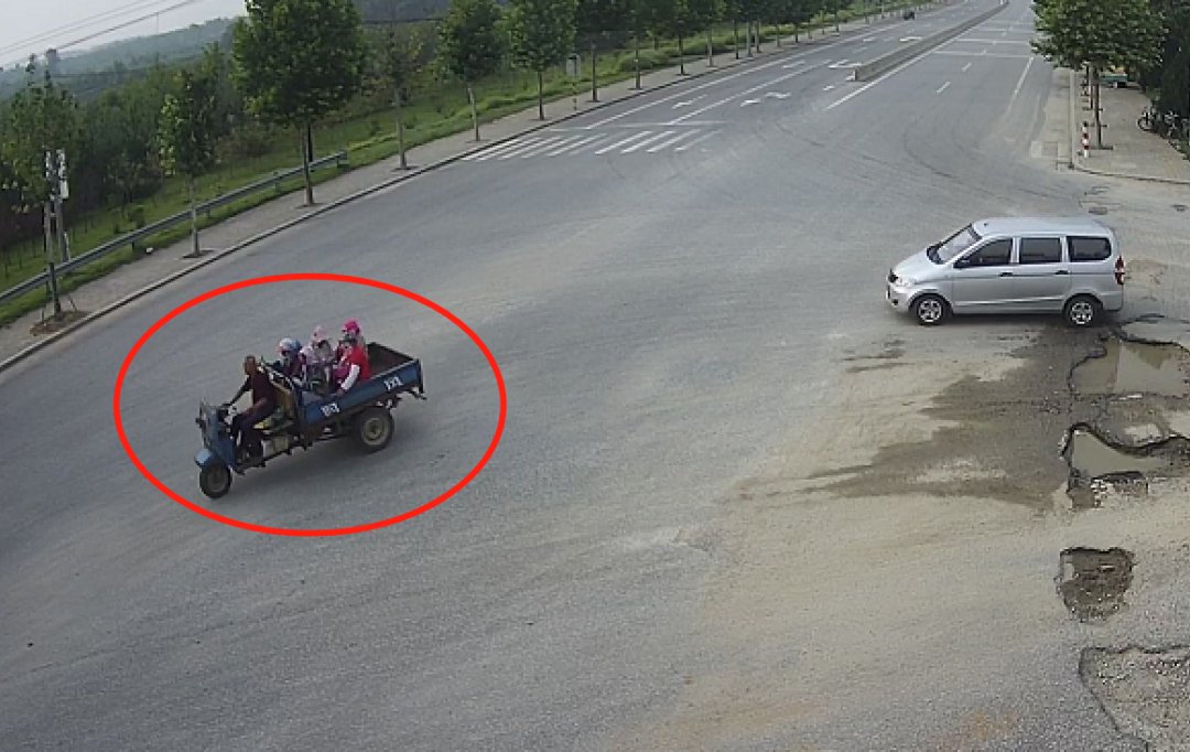  驾驶|曝光台丨三轮车违法曝光！无证驾驶三轮机动车一律拘留！