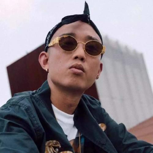 GAI|GIAO哥录制《新说唱》，在GAI面前唱rap，动作夸张像拍段子