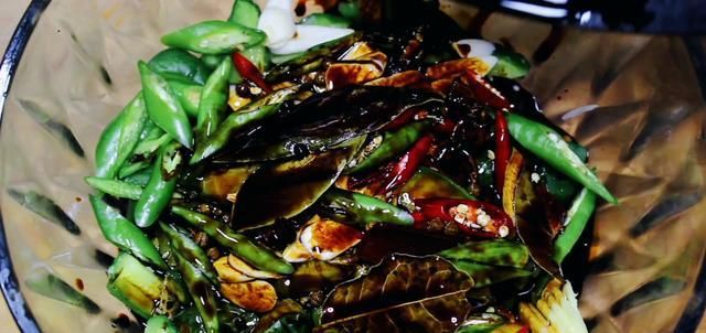  可口|夏天吃饭没胃口？超级脆的开胃脆黄瓜，脆爽可口，能喝一锅粥