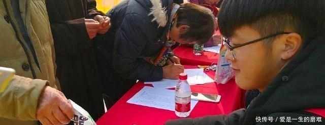 兑换|中国式免费大军：为兑换一枚鸡蛋排队一公里，贪小便宜丢脸了吗？