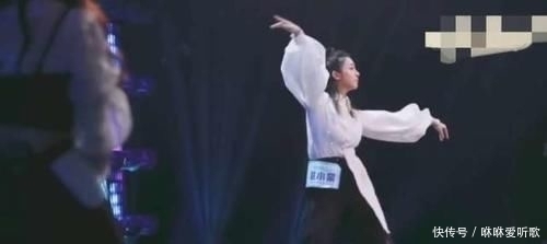  赵小棠|赵小棠《恋爱循环》扮可爱引热议，网友吐槽她真的不适合跳这种舞