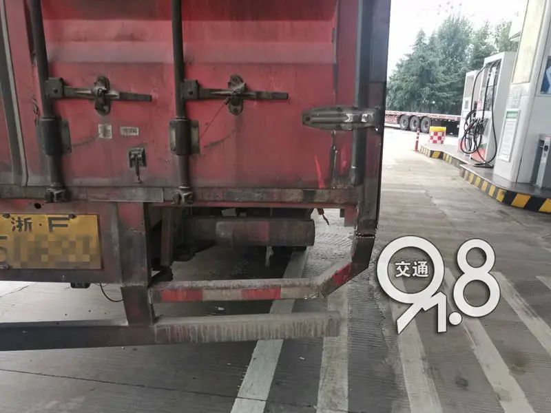  杭州|杭州一司机加油站里一顿操作，要赔20万！细思极恐...