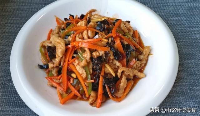 便宜|百吃不厌的鸡胸肉做法，不炸不煎，便宜又营养，酸辣过瘾太下饭了