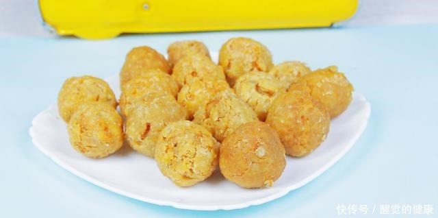 肉末|想吃肉丸子,用这种做法,肉末加一块老豆腐,锅里一炸,真香