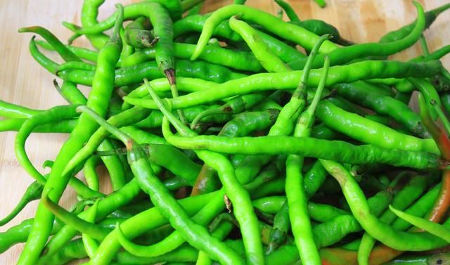  配方|腌辣椒，还是这个方法最好吃，妈妈用了40年的配方，下饭夹馍特香