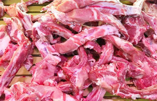  排骨就|看到这3种排骨，再便宜也别买，里面猫腻多，就连肉铺老板都不吃