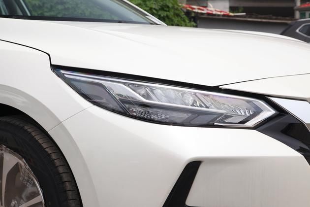 自由|紧凑型车之王！月薪8千也能淡定拿下！ 轩逸 vs 自由侠