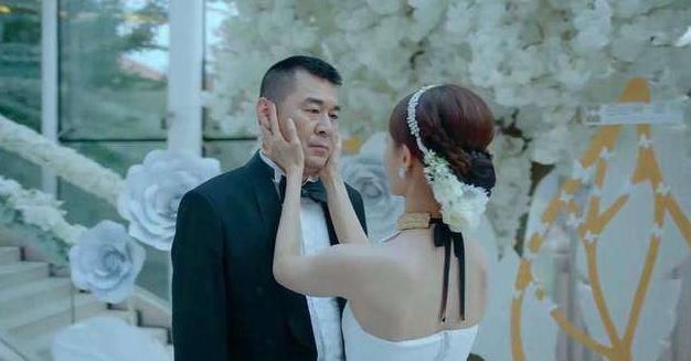  陈建斌|陈建斌“帝王模式”切换至“霸道总裁”，“老少配”的爱情很尴尬