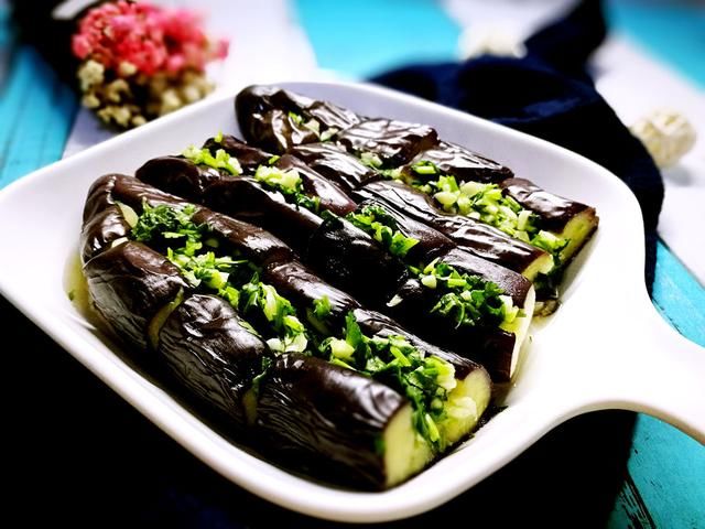  无油|谁说只有过油的茄子才好吃？无油东北常规做法，开胃又下饭