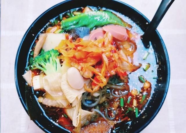 减肥|减肥期间可以吃麻辣烫吗？让我们来说一说