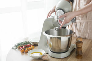 愉悦|超快手意式佛卡夏面包，外酥内软让人一下子就心情愉悦、胃口大开