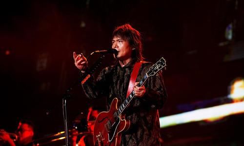  伍佰|伍佰公开吐槽某歌手：经常上综艺，唱了一辈子歌，还是人红歌不红