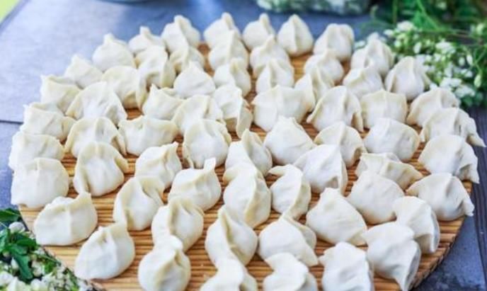 保存|包好饺子,直接冻冰箱就错了!教你2个方法,放半年不开裂不粘连